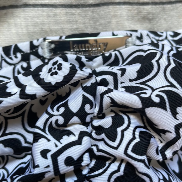 2/$15 Laundry by Shelli Segal Bikini Bottom XS - Picture 3 of 3